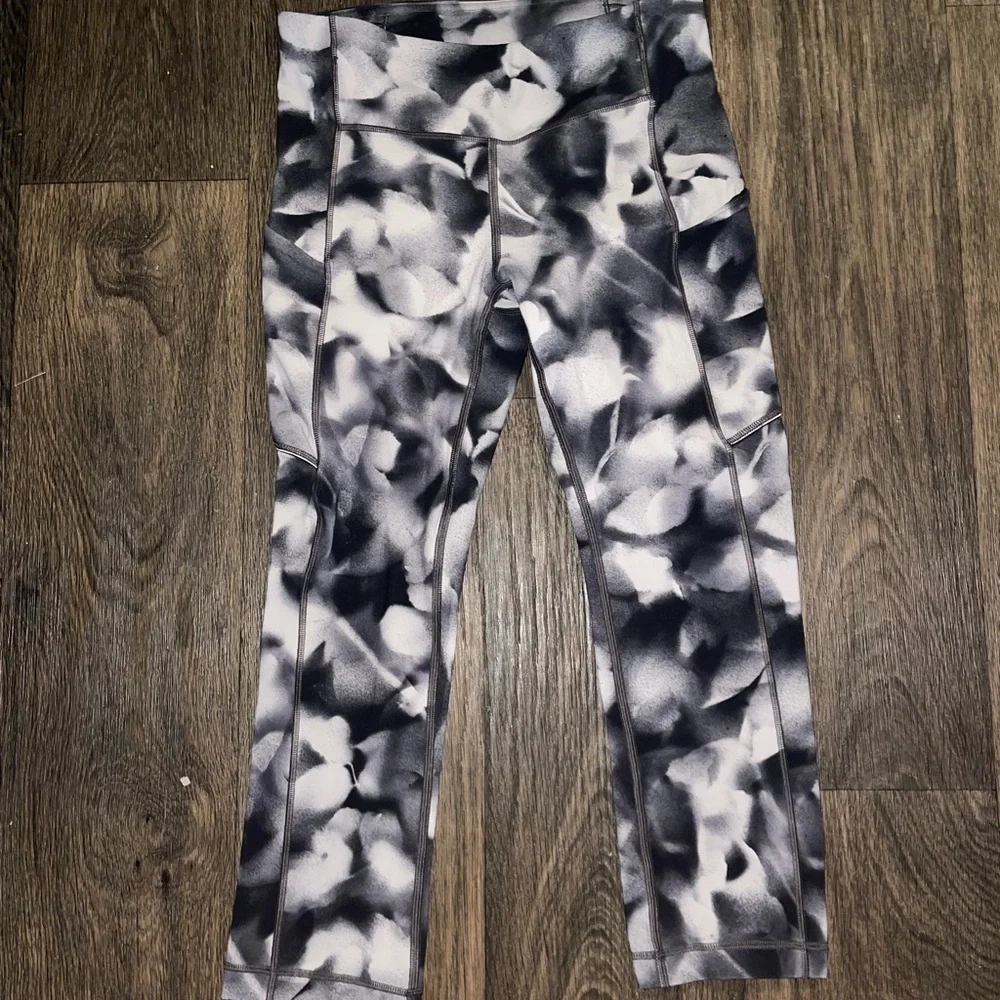 Lululemon Athletica Speed Up Crop 21